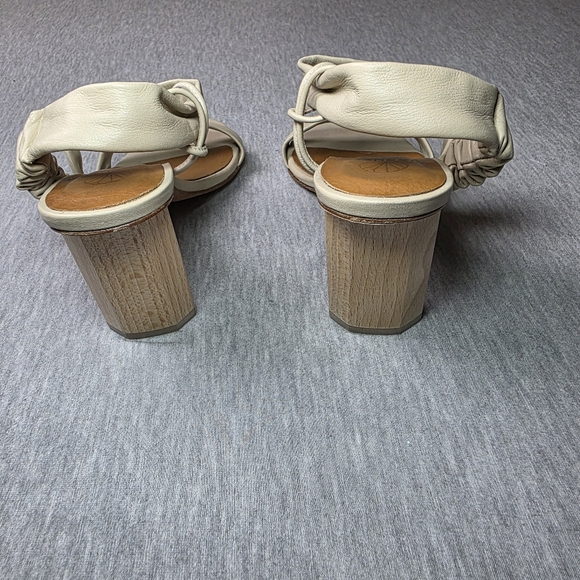 Coclico Gabby Insecto Elegant Cream Women's Heel Sandals - Picture 5 of 7